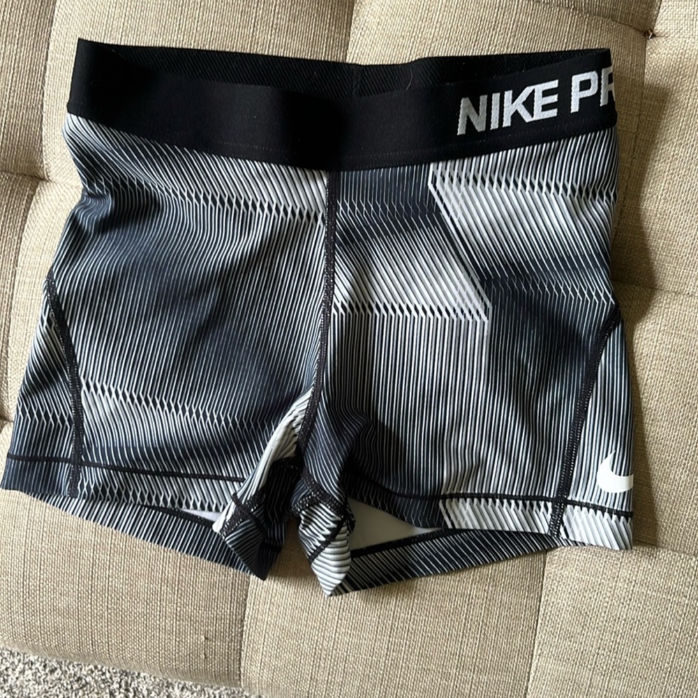 Nike pro spandex size S